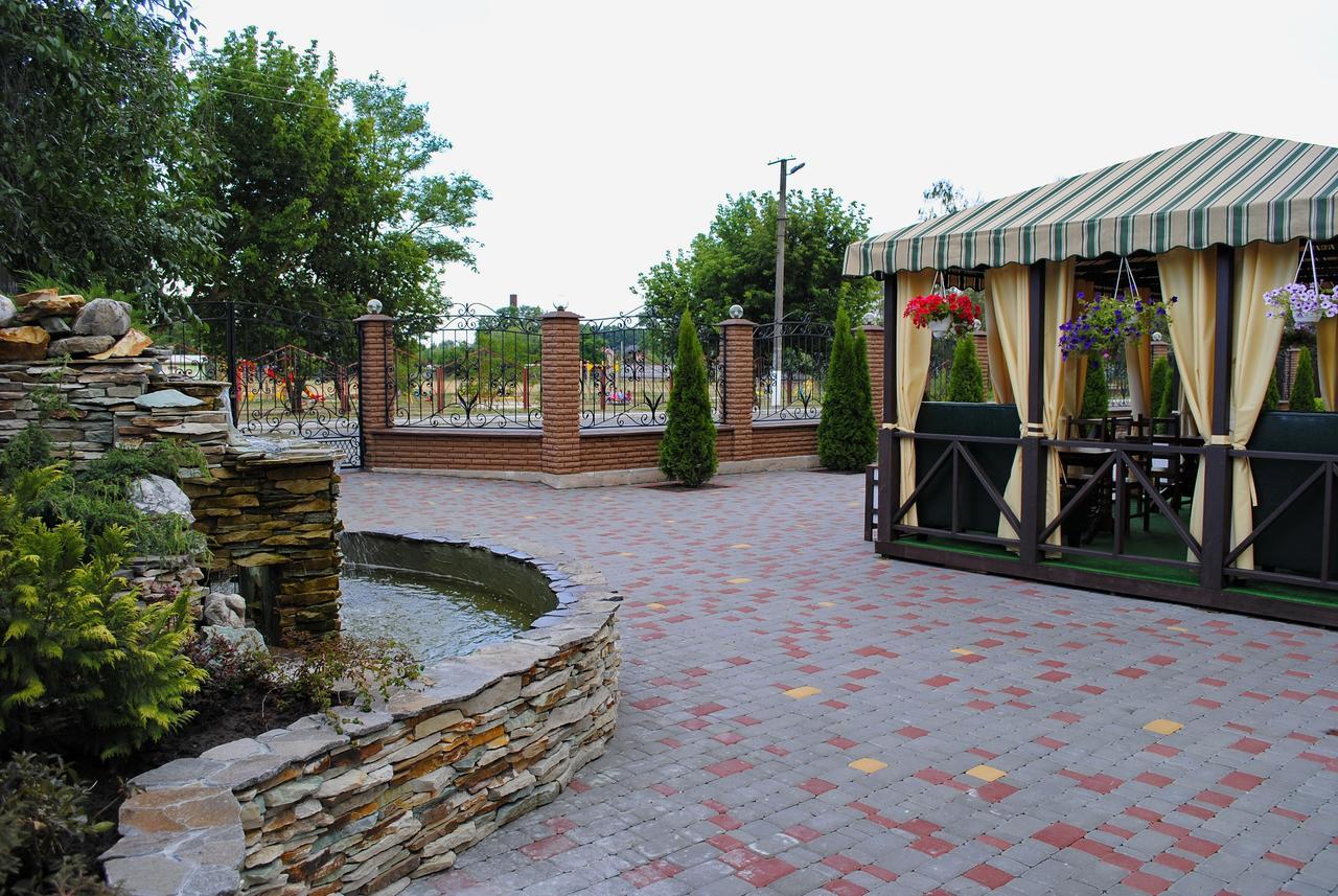Hotel Restaurant Complex Roman'S Vishenki  ภายนอก รูปภาพ