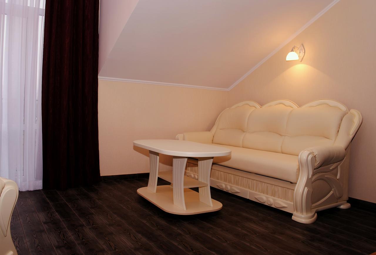 Hotel Restaurant Complex Roman'S Vishenki  ภายนอก รูปภาพ